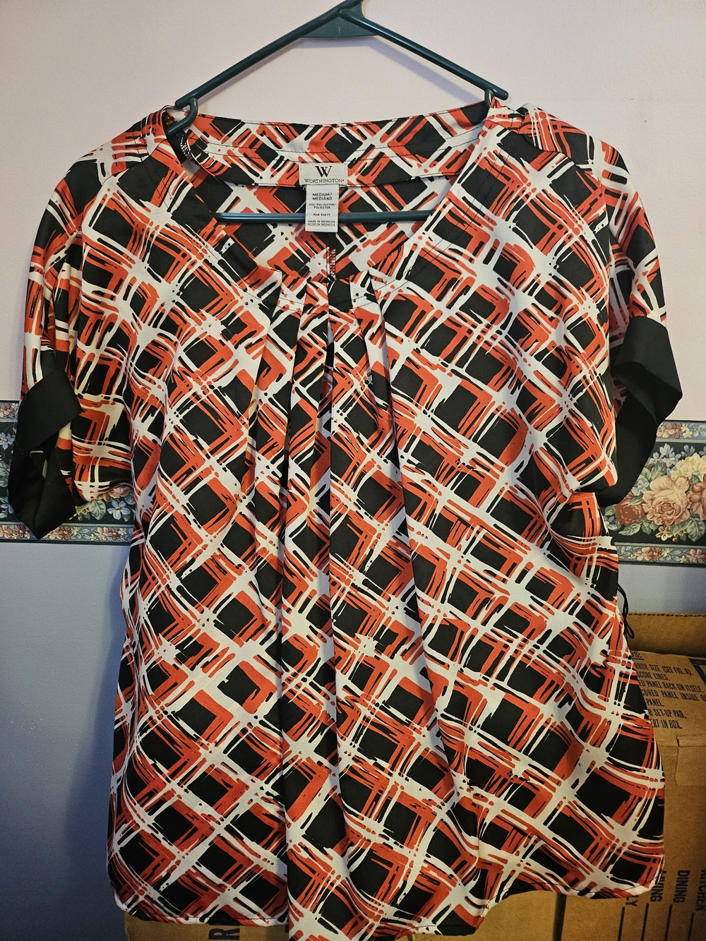 Worthington Abstract Geometric Pleated Blouse Short Sleeve - Medium